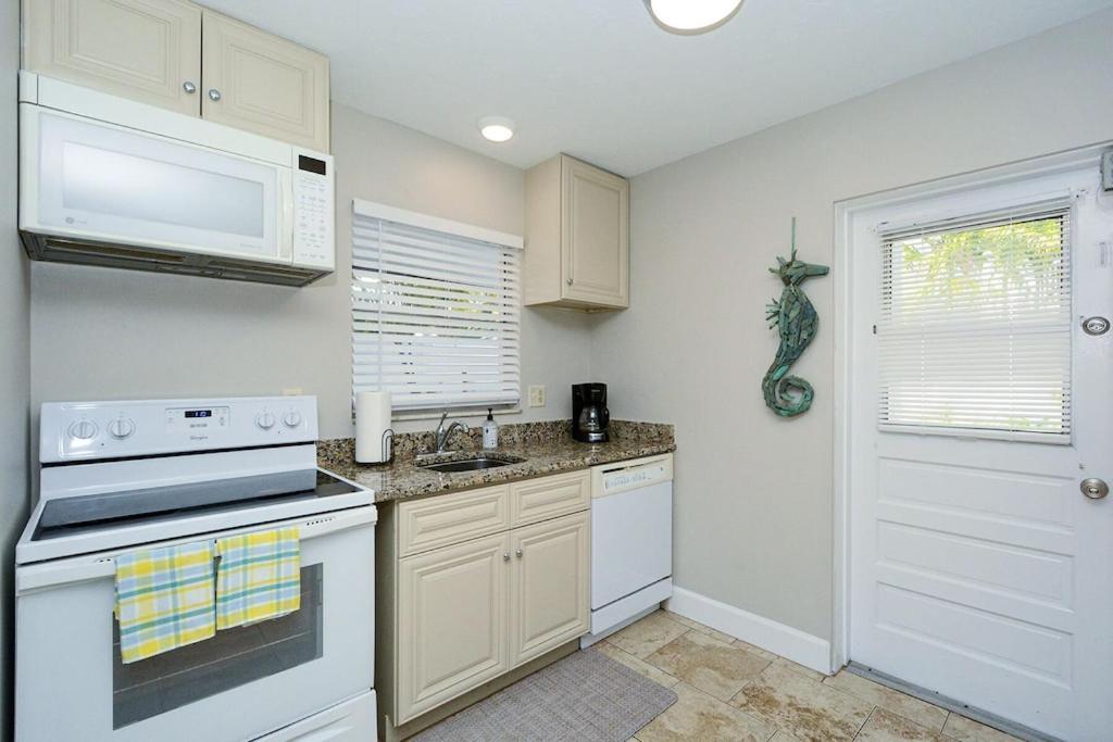 Canal 309 - Right In Siesta Key Village! מראה חיצוני תמונה
